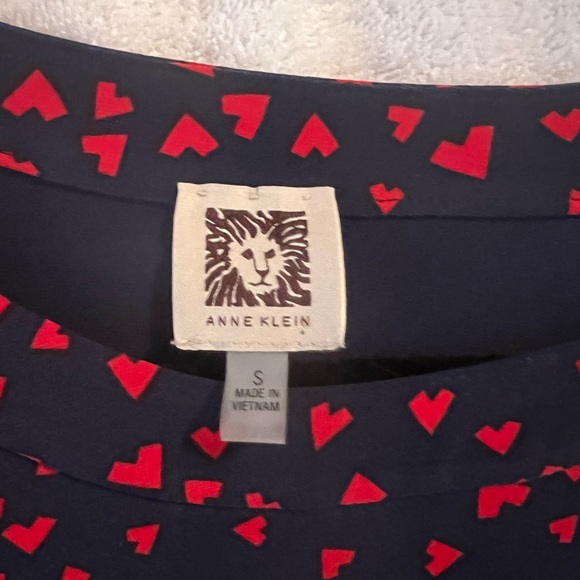 Blue pullover with red heart print. - Picture 4 of 5